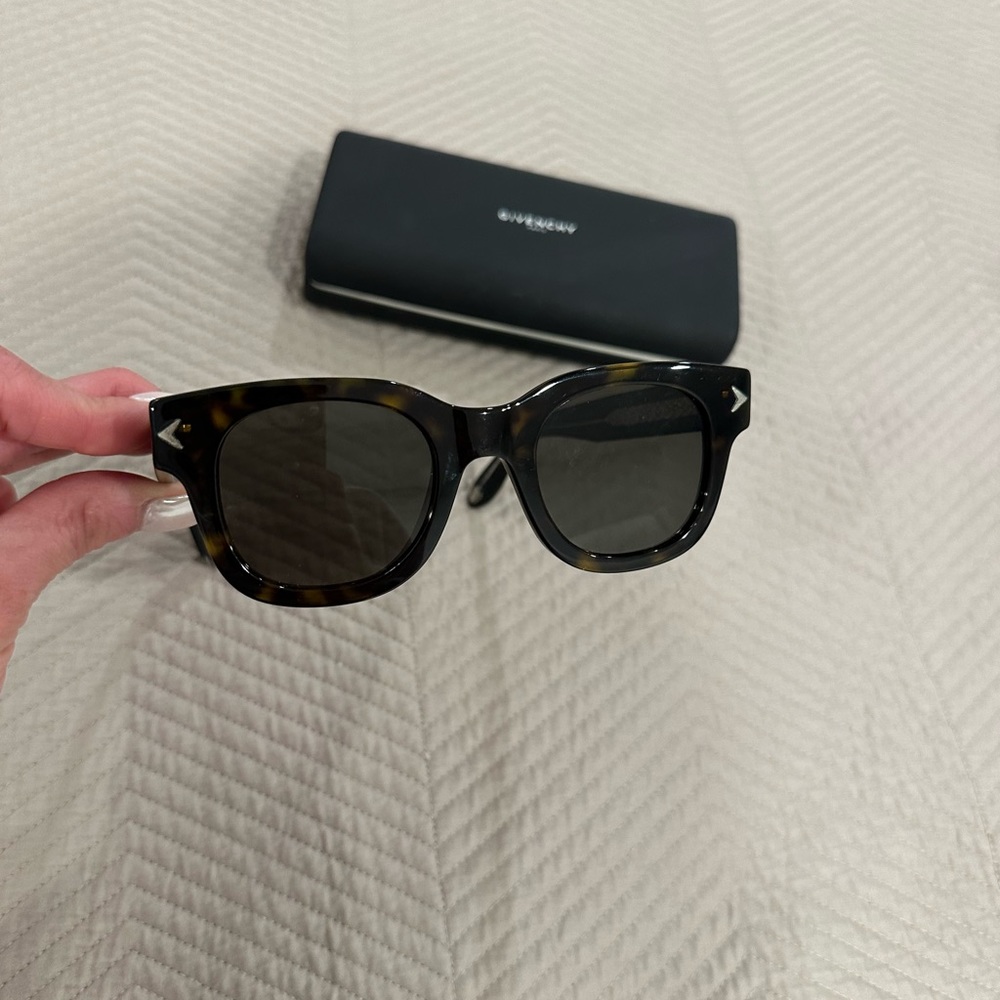 Authentic Givenchy woman’s sunglasses